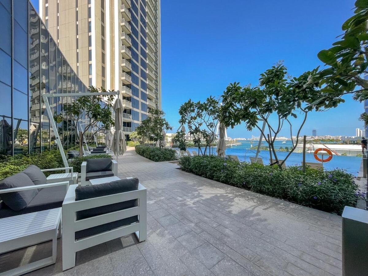 Vogue 5242 By Emaar Spacious Two Bedroom Located 20th Floor With Marina View And Balcony Amazing Infinity Pool
