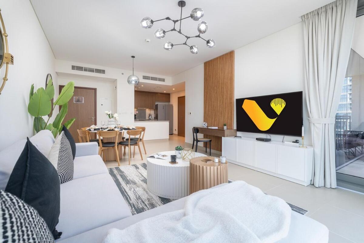 Apartment Vogue 5242 By Emaar Spacious Two Bedroom Located 20th Floor With Marina View And Balcony Amazing Infinity Pool Dubai